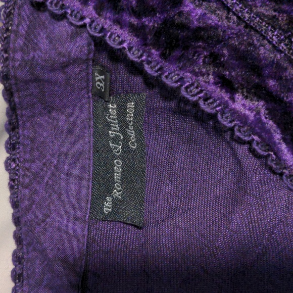 Velvet Romeo & Juliet Top - Picture 11 of 16